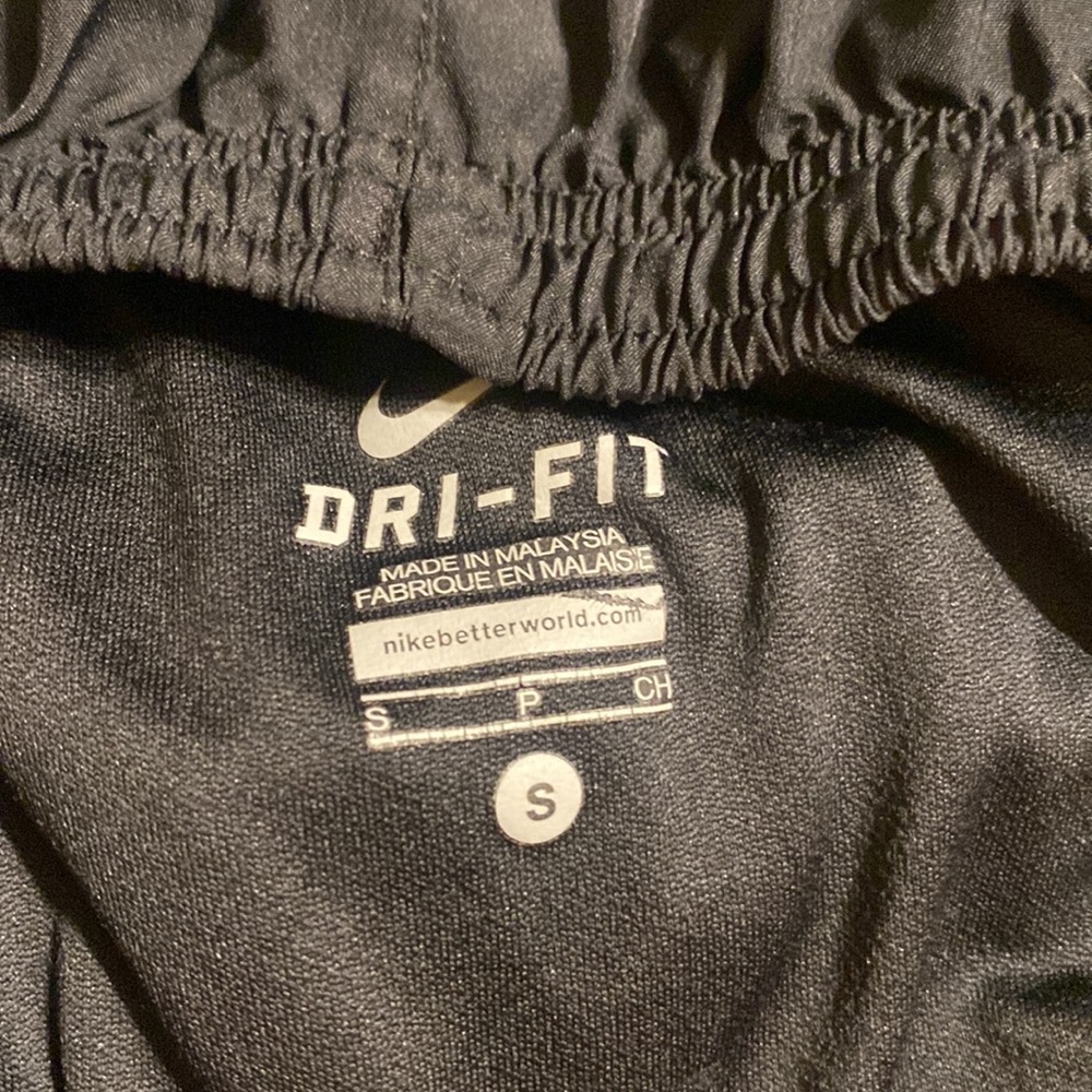 Nike Dri-Fit Shorts - Picture 4 of 4